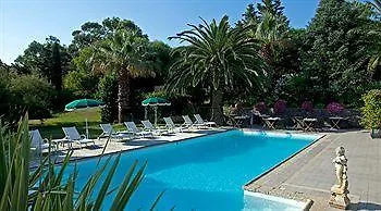 Otel La Bastide Des Salins
