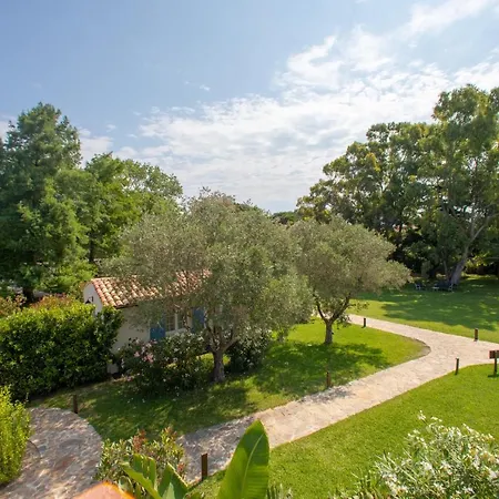 La Bastide Des Salins Hotel 4*