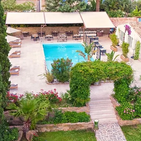 La Bastide Des Salins Hotel 4*
