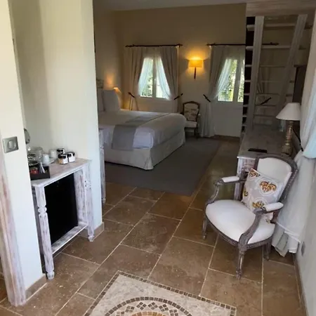 La Bastide Des Salins Hotel 4*