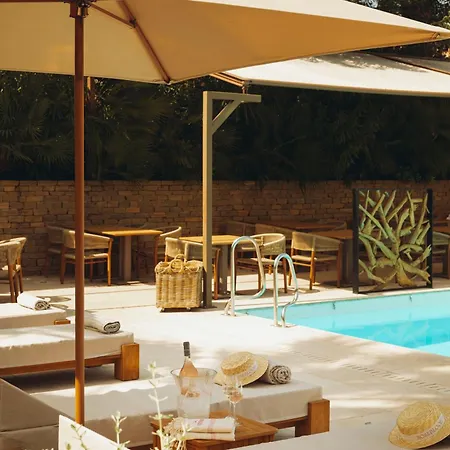Szálloda La Bastide Des Salins 4*