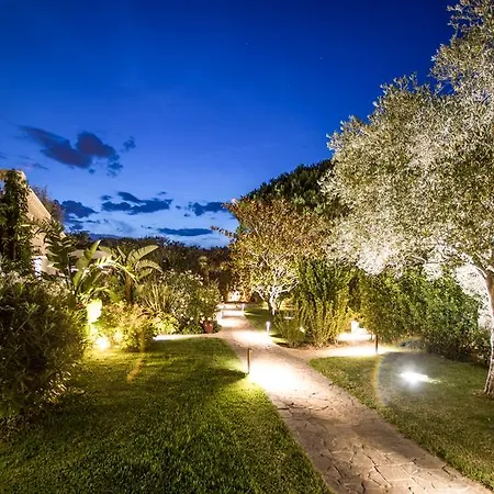 La Bastide Des Salins Hotel